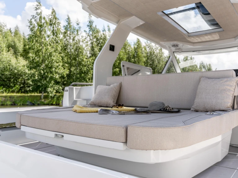 Wynajem łodzi Hiszpania tanio Quarken 35