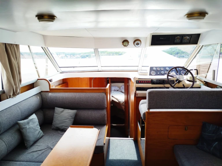 Wynajmij Luksusowy jacht z lub bez skippera Princess w Mali Losinj