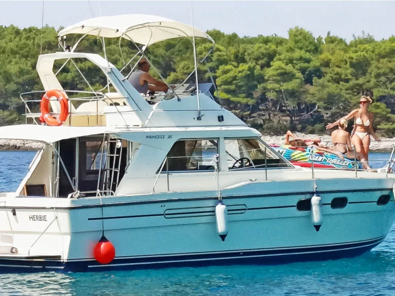 Wynajem łodzi Mali Losinj tanio Princess 35 Fly