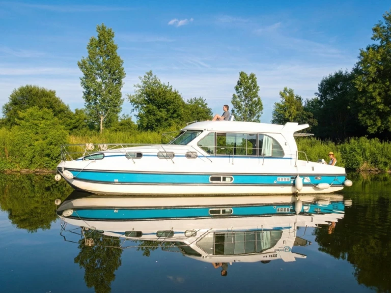 Wynajmij Nicols Yacht Nicols Sedan 1170 w Amieira