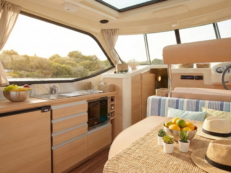 Wynajmij Nicols Yacht Nicols Sedan Primo w Grez-Neuville