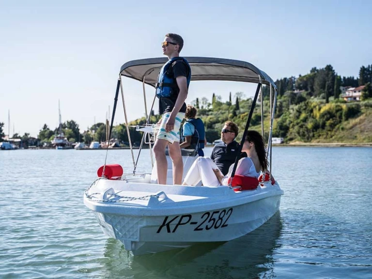 Wynajem łodzi ROTO 450s Family w Marsylia na SamBoat 
