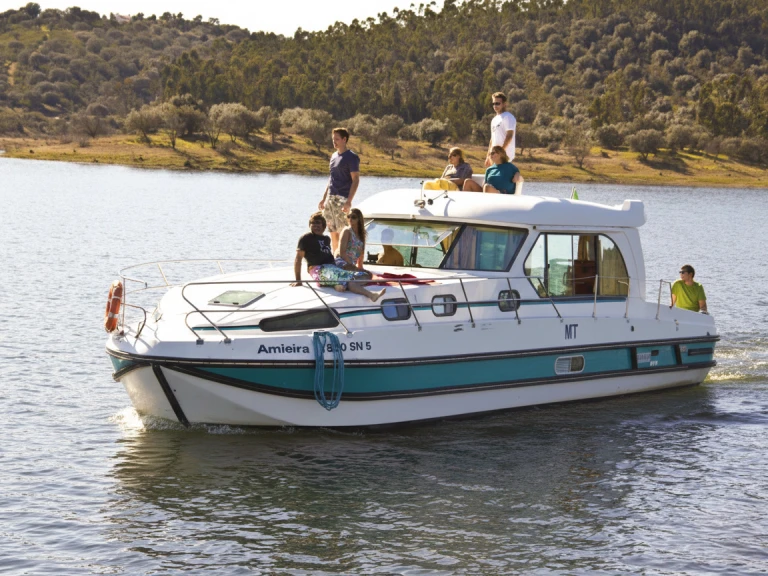 Wynajmij Nicols Yacht Nicols Sedan 1310 w Port-sur-Saône