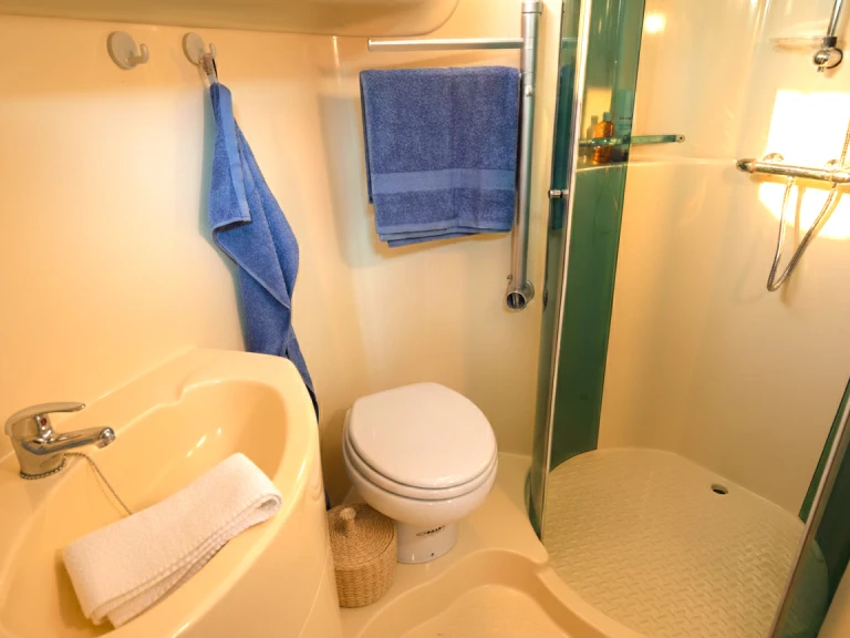 Nicols Yacht Nicols Estivale Octo między profesjonalistami a osobami prywatnymi w Carrick-on-Shannon