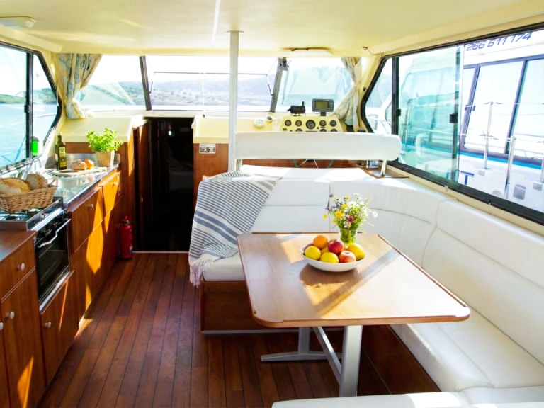 Wynajem Motorówka w Sireuil - Nicols Yacht Nicols Sedan 1160 N