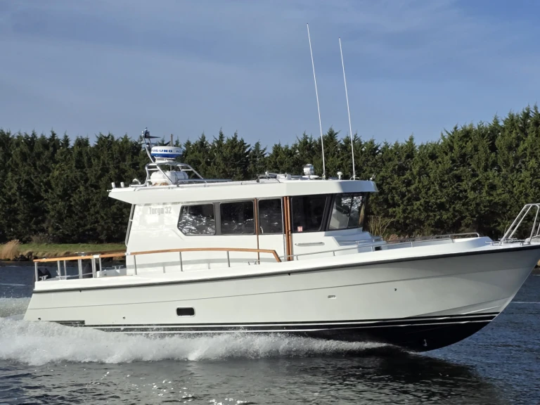 Wynajem Motorówka Targa Boats z patentem 