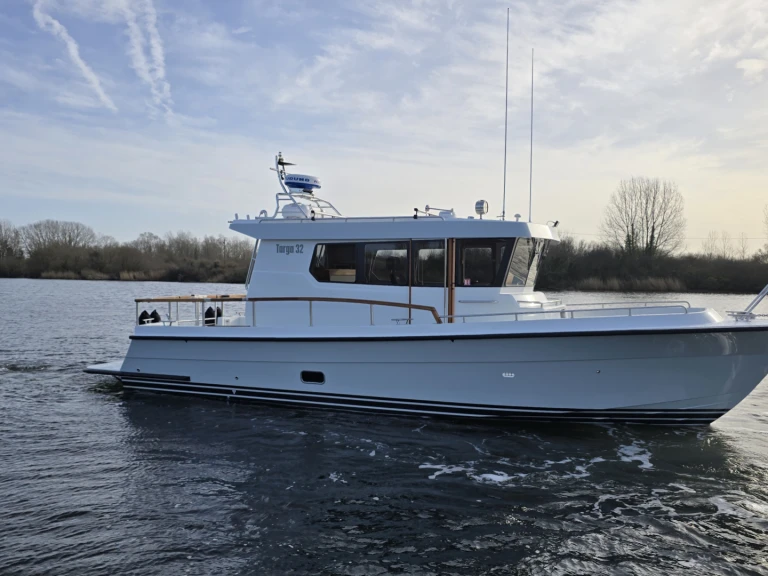 Targa Boats Targa 32 między profesjonalistami a osobami prywatnymi w La Trinité-sur-Mer