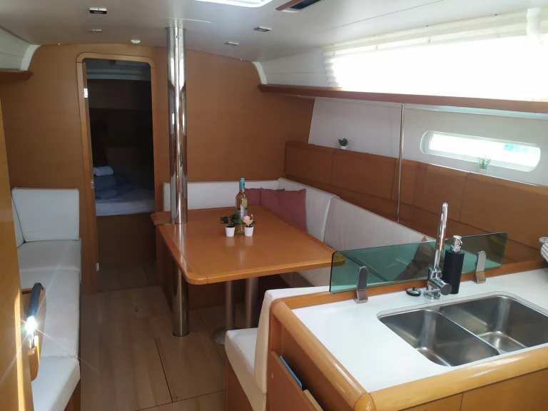 Wynajem łodzi Jeanneau Sun Odyssey 389 w Trogir na SamBoat 