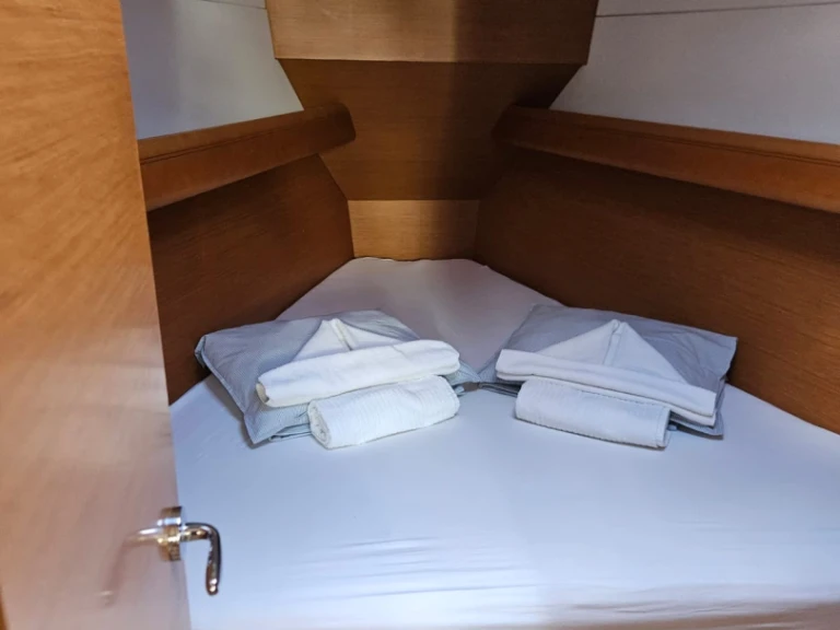 Wynajmij Żaglowiec z lub bez skippera Jeanneau w Trogir