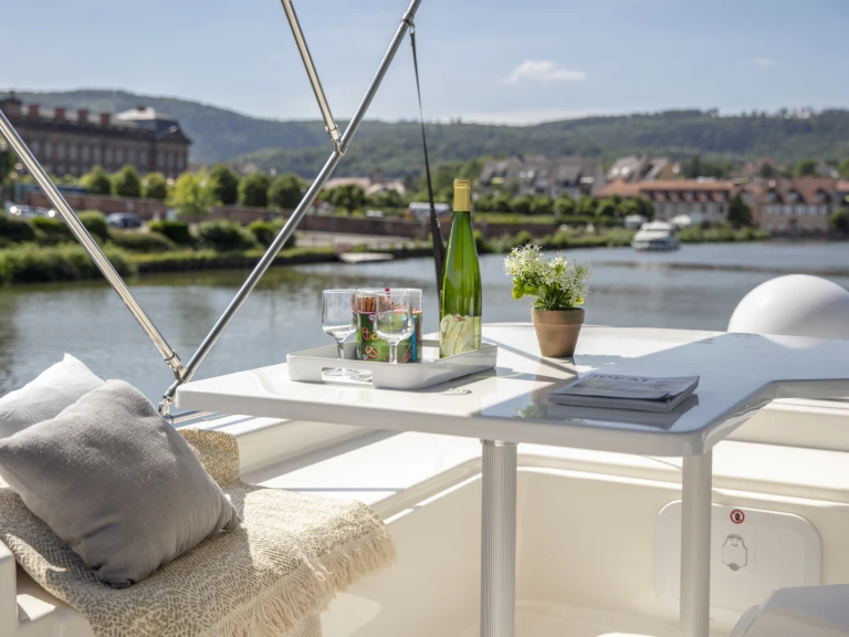 Wynajem łodzi Nicols Yacht Nicols Octo Fly 12 w Grez-Neuville na SamBoat 