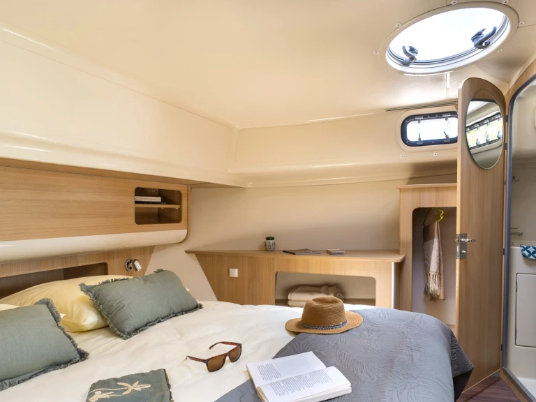 Nicols Yacht Nicols Estivale Sixto + między profesjonalistami a osobami prywatnymi w Avignonet-Lauragais