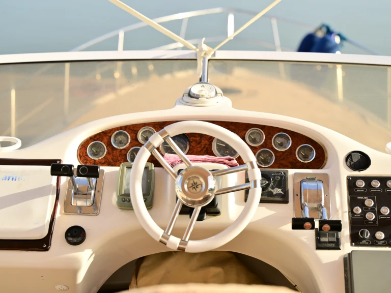 Wynajem łodzi Antalya (City) tanio 400 Sedan Bridge