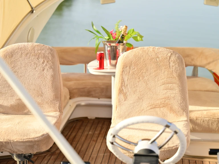 Wynajem Motorówka w Antalya (City) - Sea Ray 400 Sedan Bridge