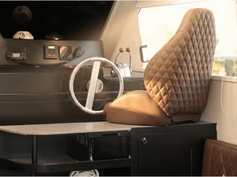 Wynajem łodzi Orikum tanio Ferretti 39