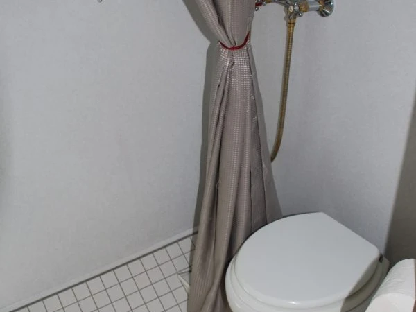 Wynajem Motorówka Linssen z patentem 