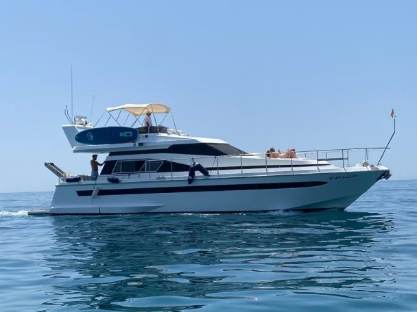 Wynajmij Luksusowy jacht z lub bez skippera Astondoa w Puerto Deportivo de Marbella