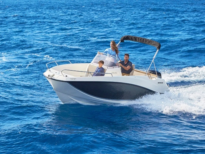 Wynajem łodzi Antibes tanio Activ 555 Open