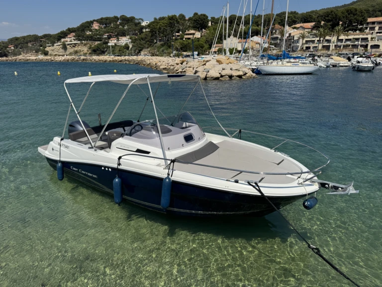 Wynajmij Jeanneau Cap Camarat 6.5 WA w La Madrague