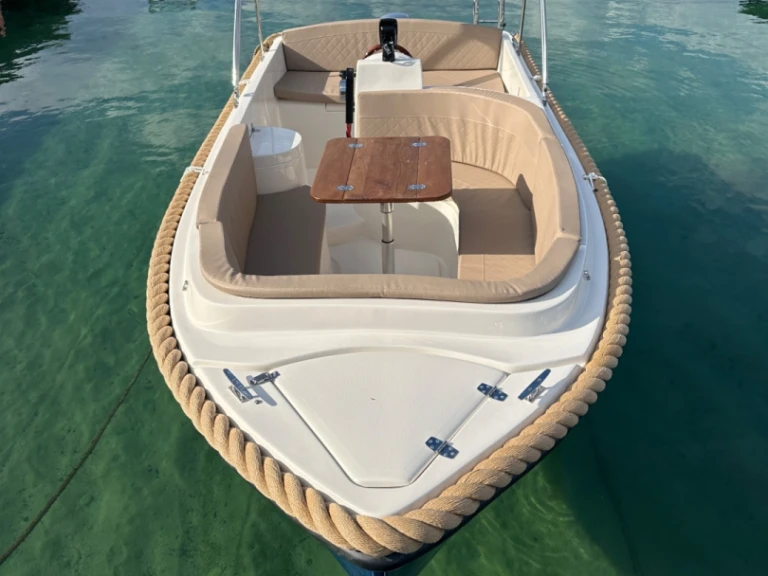 Wynajem Motorówka kruger z patentem 