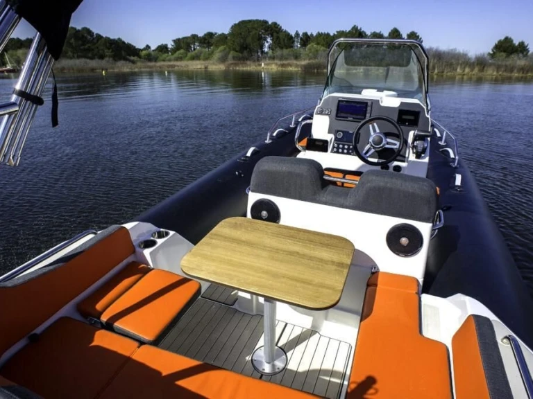 Wynajmij Łódż półsztywna z lub bez skippera Zodiac w Port-Haliguen