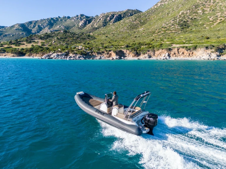 Wynajem Łódż półsztywna w Sète - Bsc 62 Classic