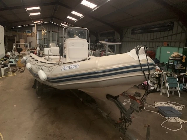 Wynajmij Łódż półsztywna z lub bez skippera Zodiac w Bénodet