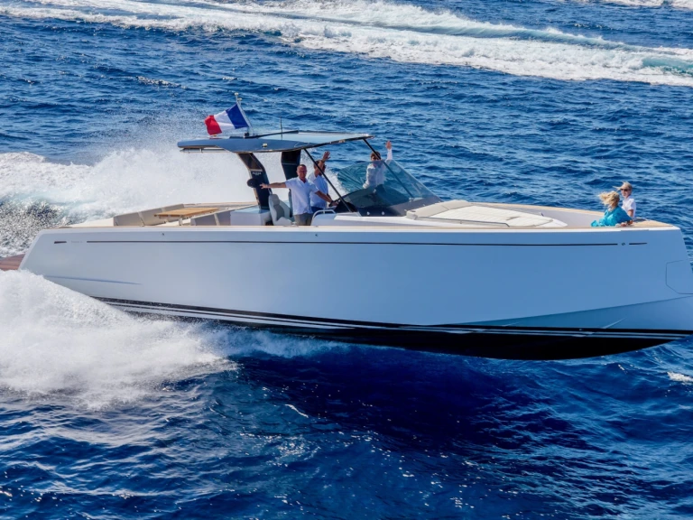Wynajmij Pardo Yachts Pardo 43 w Port Grimaud
