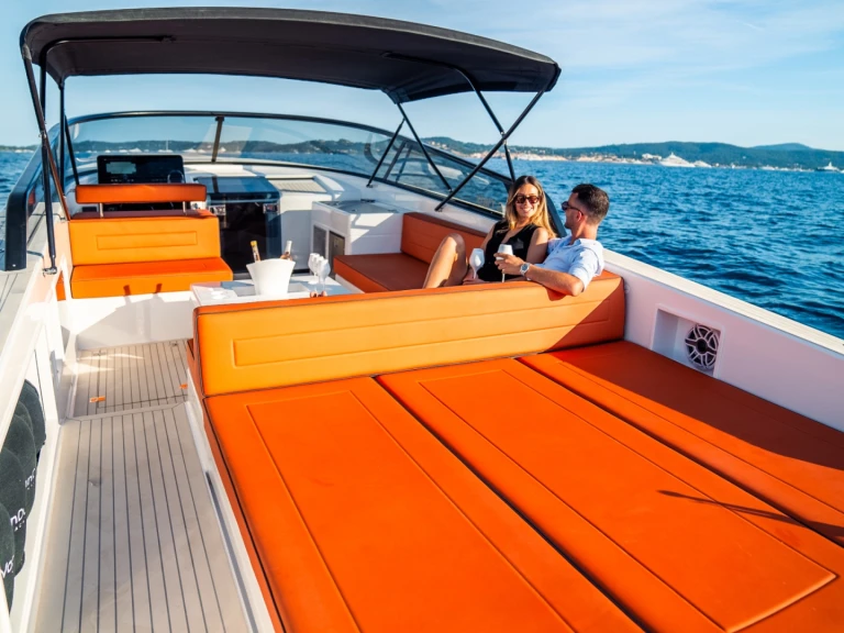 Wynajem Motorówka VanDutch z patentem 