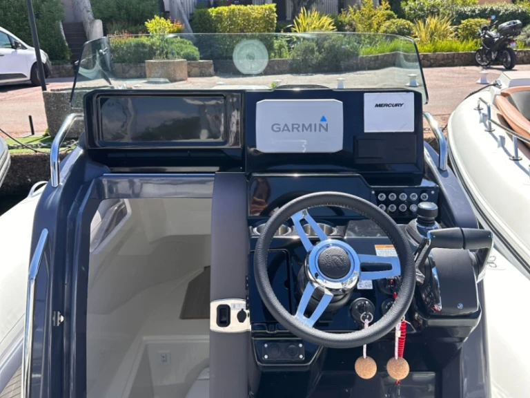 Wynajem łodzi Zodiac Medline 9 w Cogolin na SamBoat 