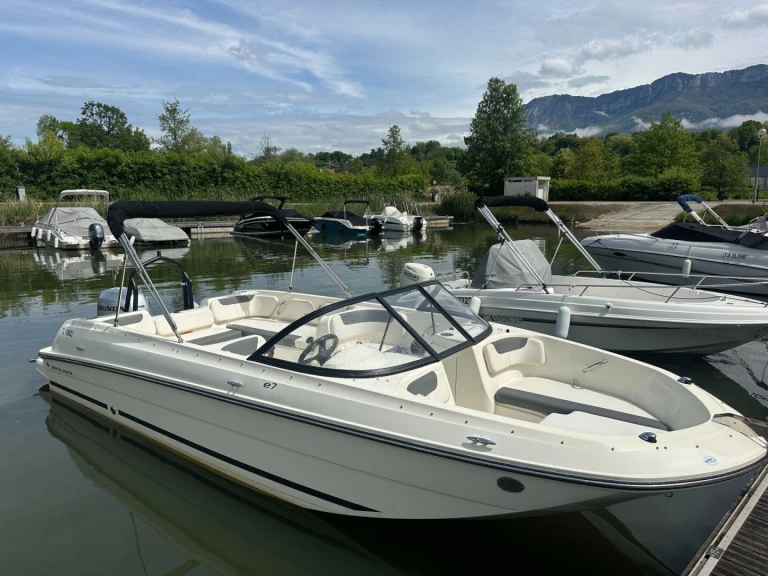 Wynajem Motorówka Bayliner z patentem 