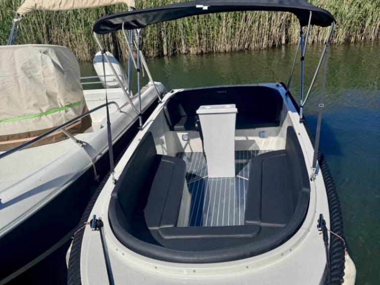 Wynajmij BRB 555 w Aix-les-Bains