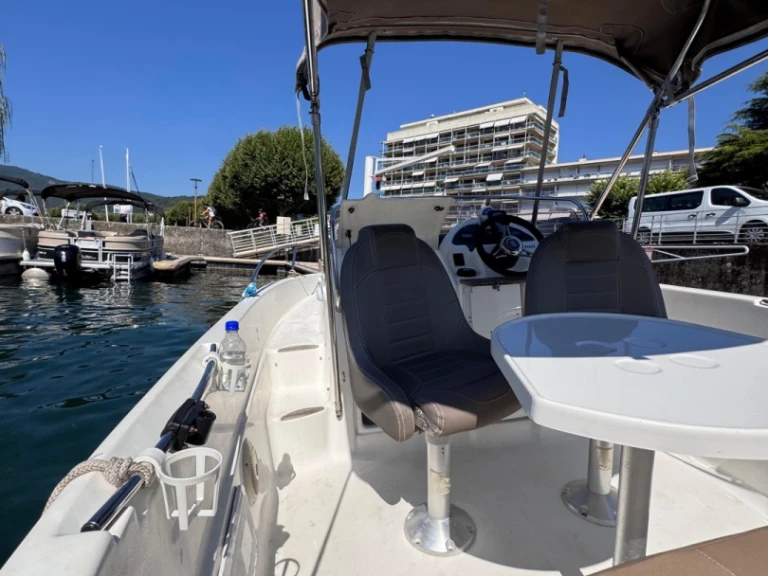 Wynajmij Motorówka z lub bez skippera Cap-Ferret w Aix-les-Bains