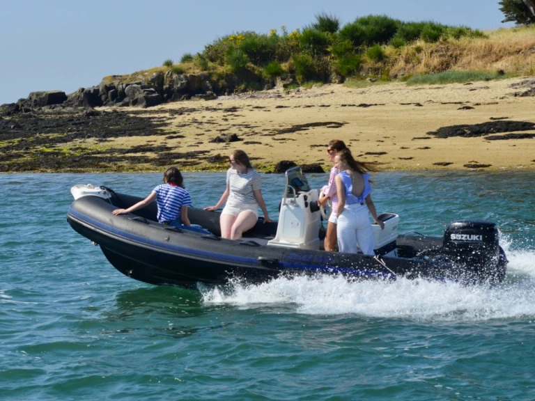 Wynajmij Łódż półsztywna z lub bez skippera Joker Boat w Arradon