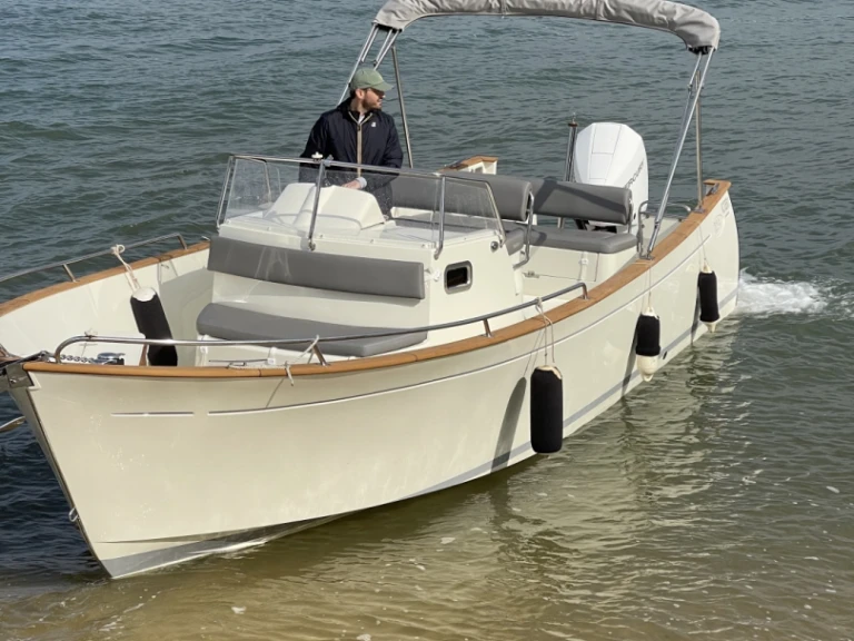 Wynajmij Motorówka z lub bez skippera Rhea w Lège-Cap-Ferret