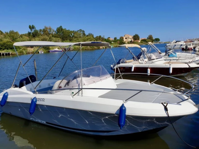 Wynajem łodzi Saint-Florent tanio Flyer 650 Sun Deck