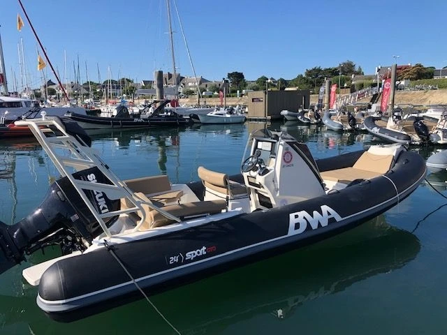 Wynajem Łódż półsztywna w La Trinité-sur-Mer - Bwa BWA 24 GTO