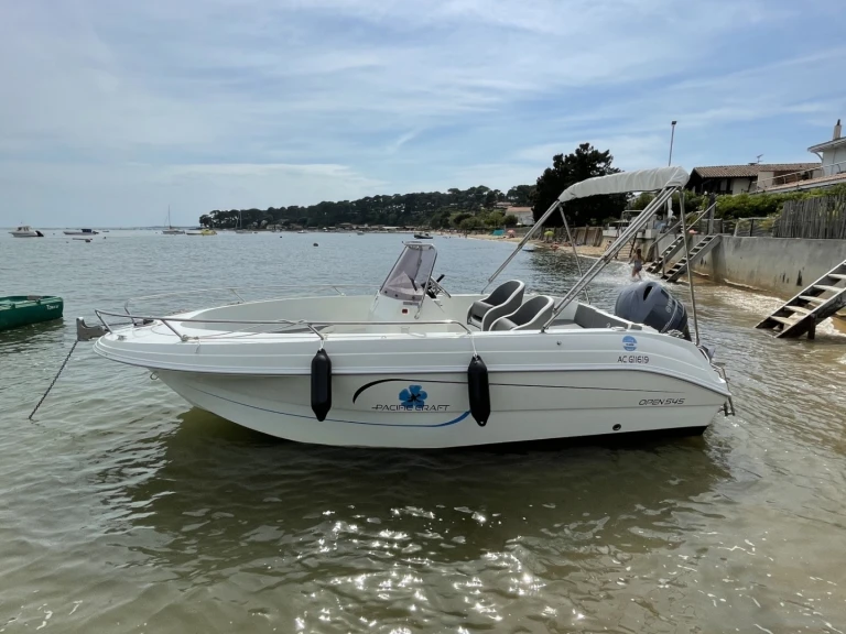 Wynajem Motorówka Pacific Craft z patentem 