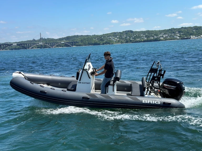 Wynajem Łódż półsztywna w Brest - Brig Navigator 610