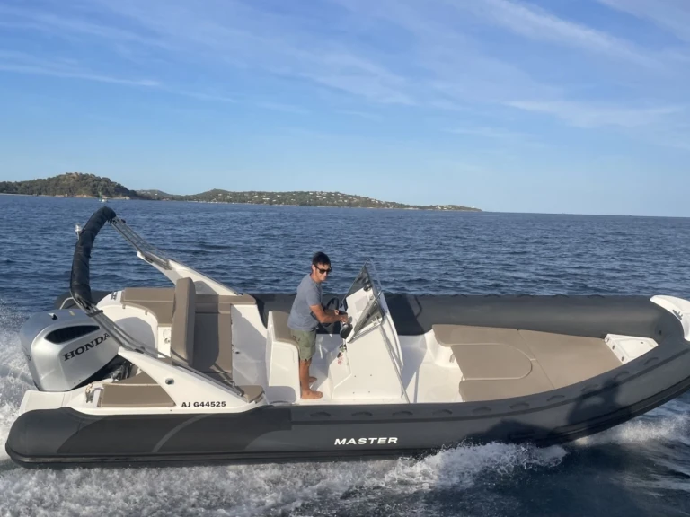 Wynajem Łódż półsztywna w Porto-Vecchio - Master 750 QM9