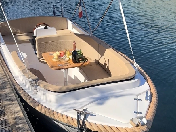 Wynajem łodzi SZKUTNICZY ZAKLAD KRUGER DELTA EE 485 w Mandelieu-la-Napoule na SamBoat 