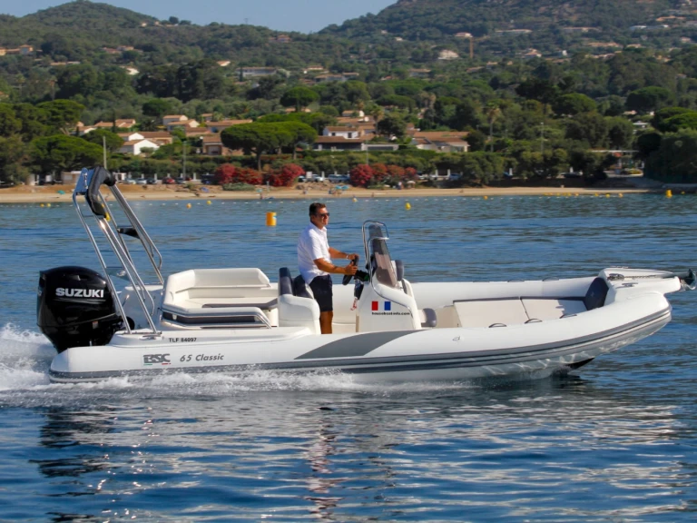 Wynajem łodzi Cogolin tanio 65 Classic