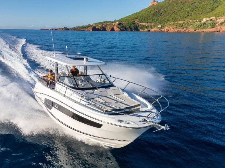 Wynajem łodzi Jeanneau Cap Camarat 10.5 WA w Cogolin na SamBoat 