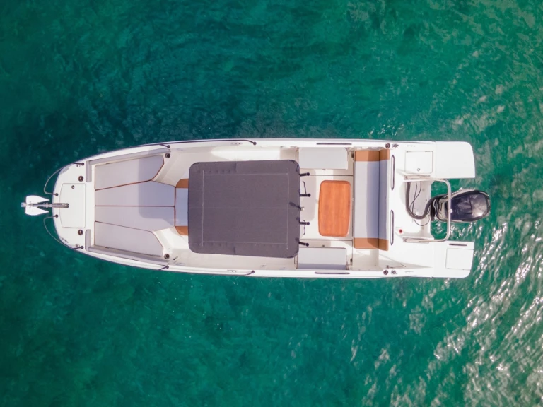 Wynajem Motorówka Bénéteau z patentem 