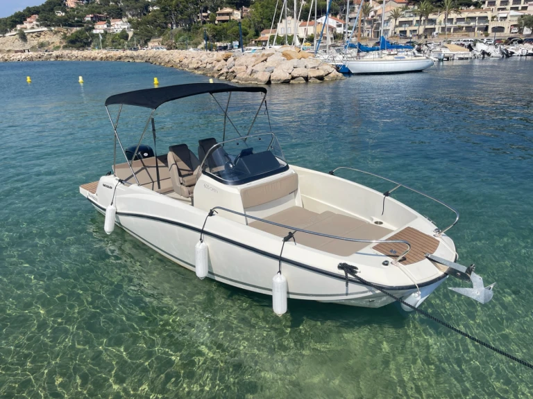 Wynajem Motorówka Quicksilver z patentem 