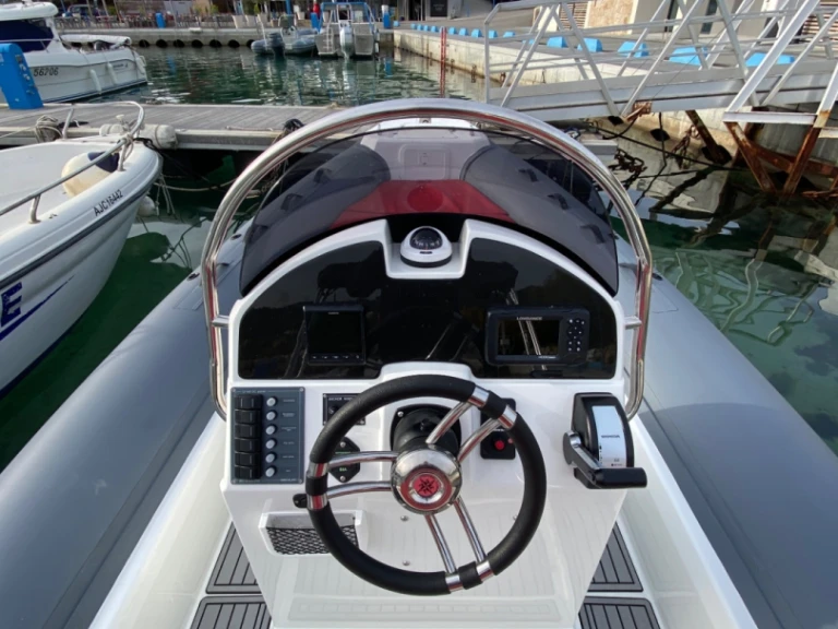 Wynajem Łódż półsztywna w Porto Pollo - Fanale marine  FANALE 700 FALCHETTU