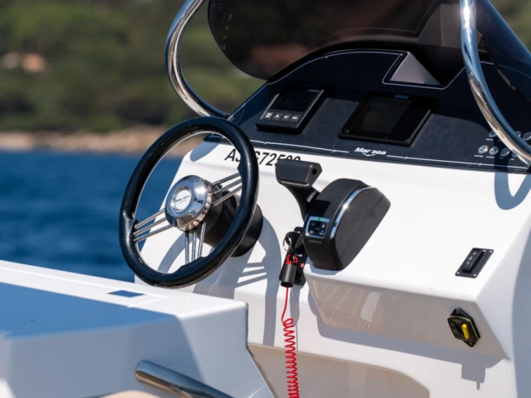 Wynajem łodzi Porto Pollo tanio MARSEA 850