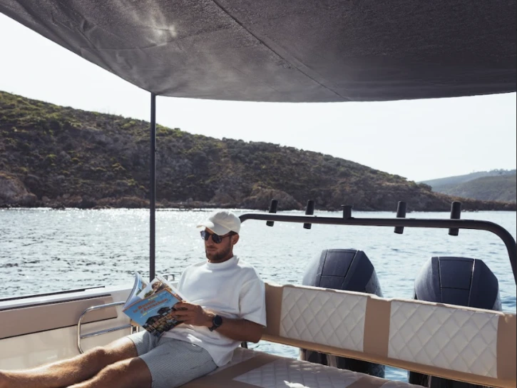 Zodiac zodiac X10 CC między profesjonalistami a osobami prywatnymi w Port Grimaud