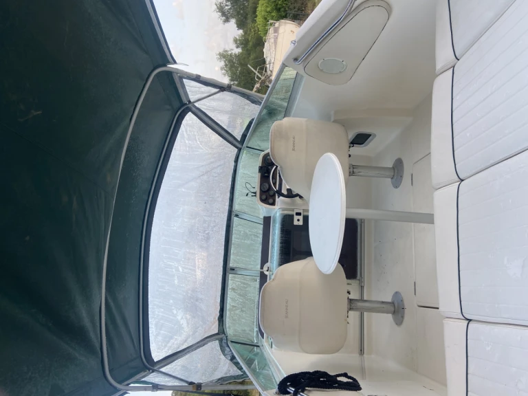 Wynajmij Motorówka z lub bez skippera Jeanneau w Bénodet