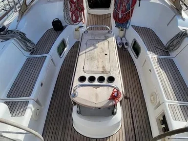 Jeanneau New Co Jeanneau Sun Odyssey 49 między profesjonalistami a osobami prywatnymi w Port Grimaud