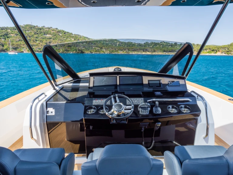Wynajmij Pardo Yachts Pardo 43 w Port Grimaud